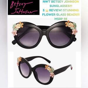 NWT BETSEY JOHNSON SPRING 2026 BLACK FLORAL EMBELLISHED SUNGLASSES!!!